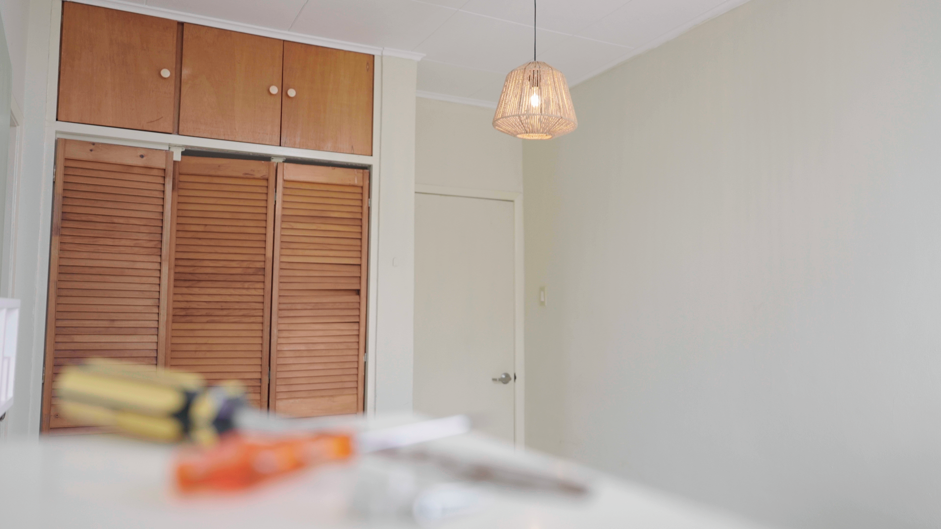 Hang a Ceiling Lamp